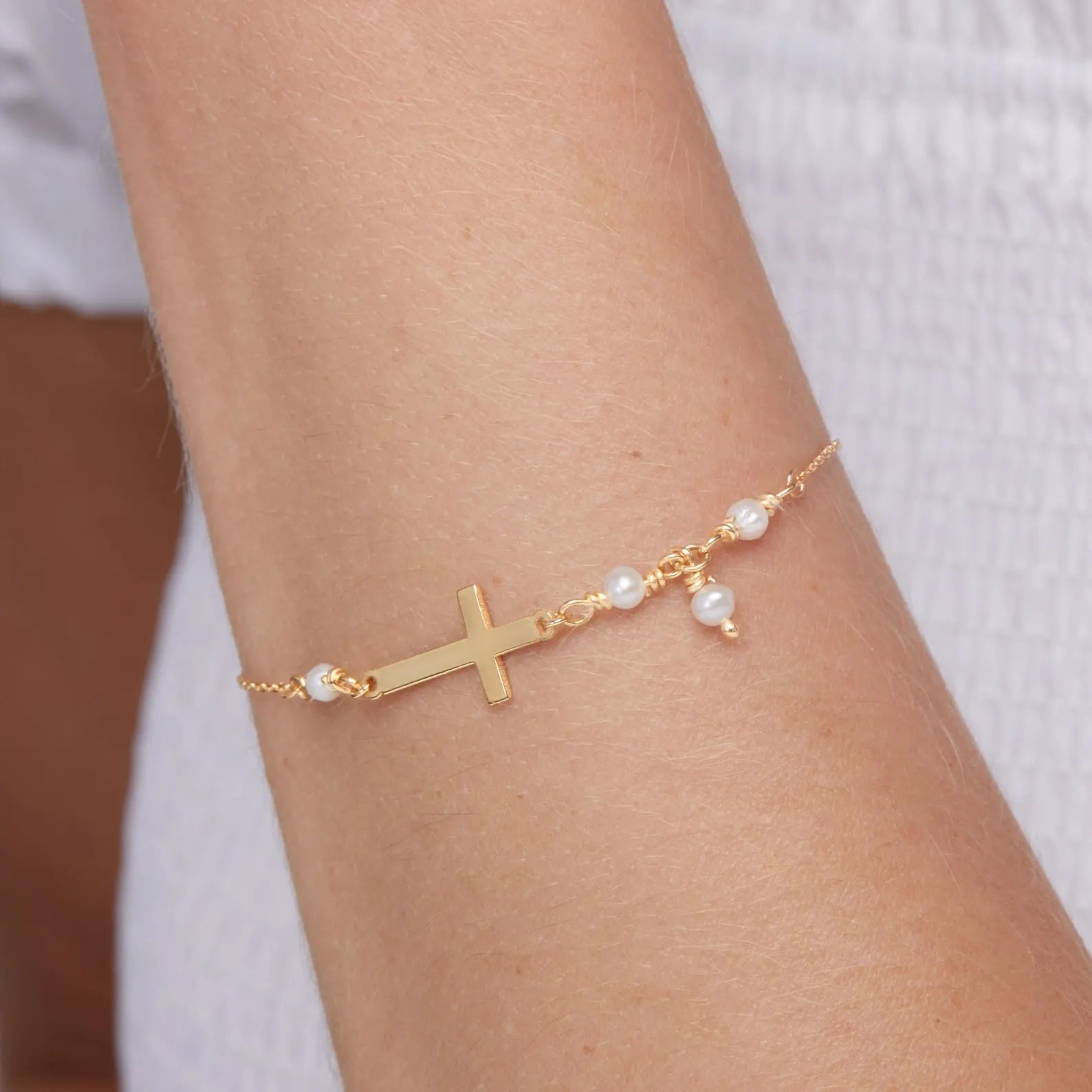 Cross & Pearls Bracelet