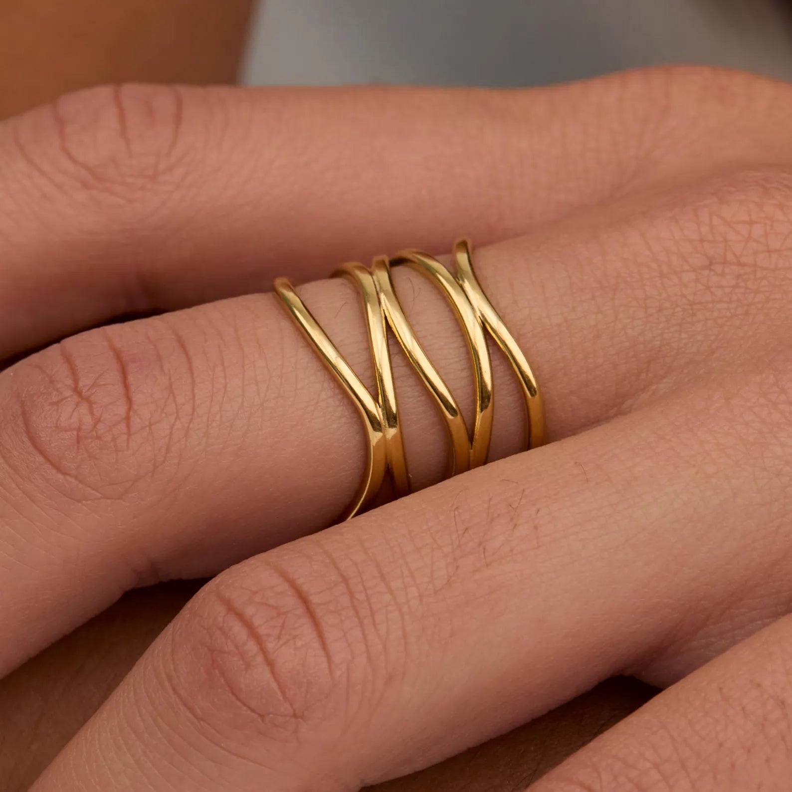 Criss-Cross Ring